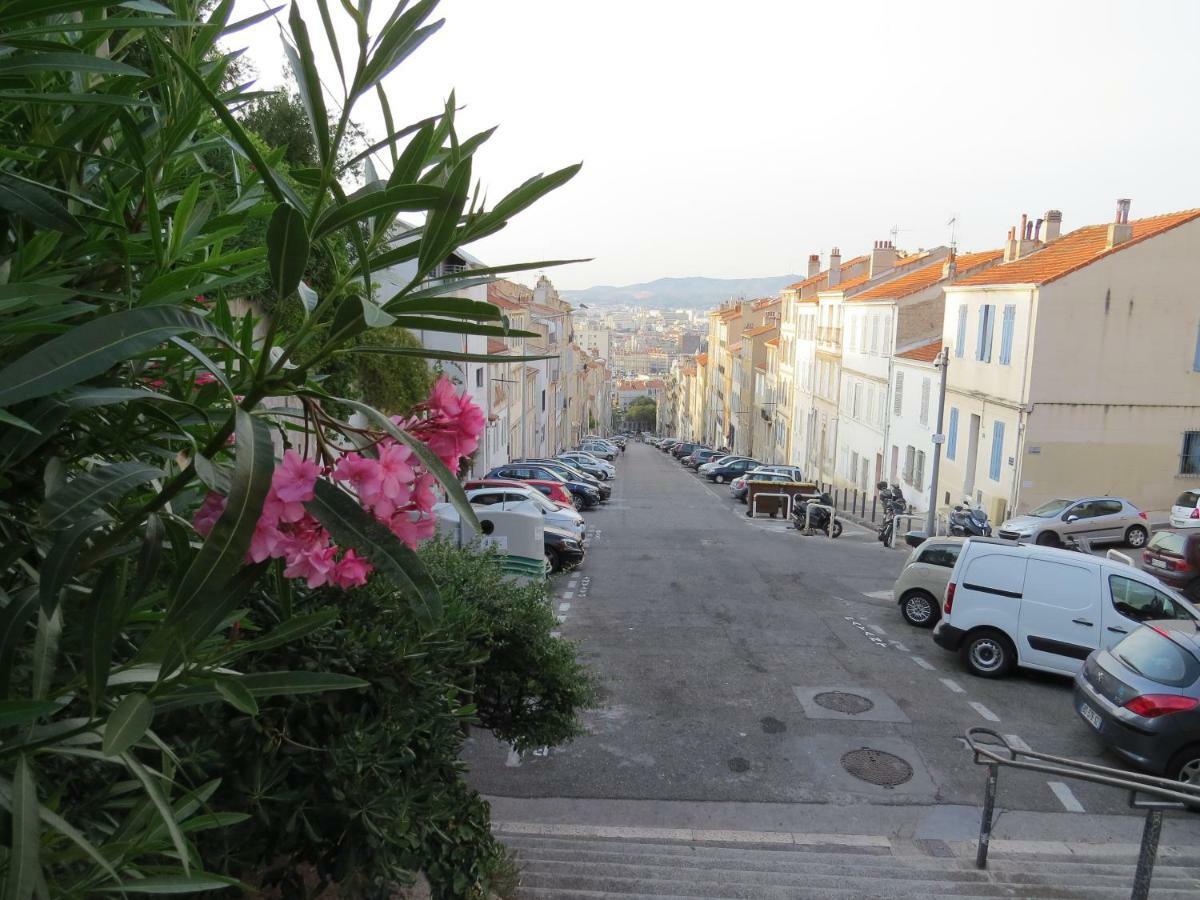 Studio Calme Et Tres Lumineux, Au Pied De Notre Dame De La Garde Marseille Eksteriør billede
