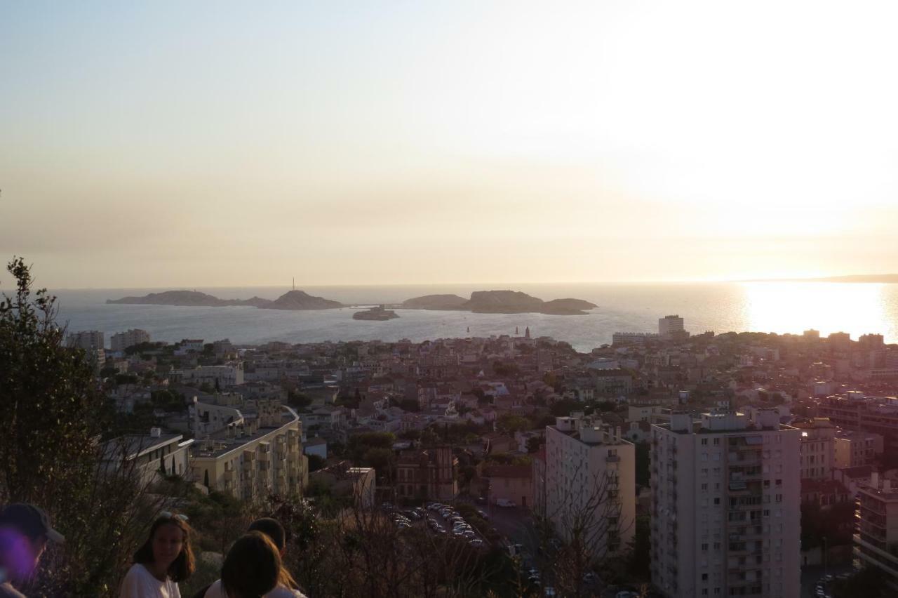 Studio Calme Et Tres Lumineux, Au Pied De Notre Dame De La Garde Marseille Eksteriør billede